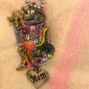 Jodi’s Jewelry necklace w/mom, heart EUC